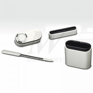 Zestaw czterech kawałków metalu / PU Desktop_B93287-01